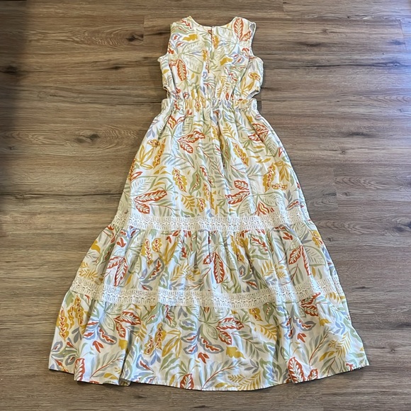 Jessica Simpson Yellow & Green Leaf Printed Cut-Out Maxi Dress w/ Crochet Tiers - Picture 12 of 14